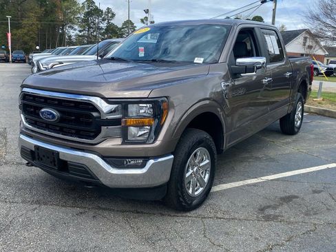 Used 2023 Ford F150 XLT AWD/4WD image 2