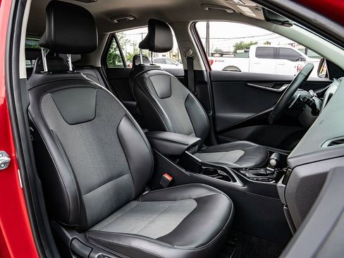 Used 2023 Kia Niro EX FWD image 20
