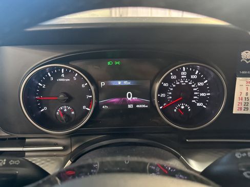 Used 2022 Kia Carnival LX image 19