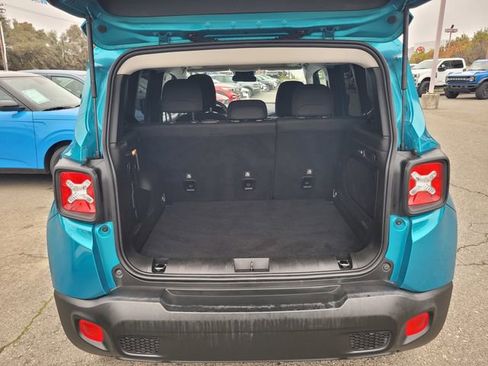 Used 2021 Jeep Renegade Latitude w/ Sun & Sound Group image 8