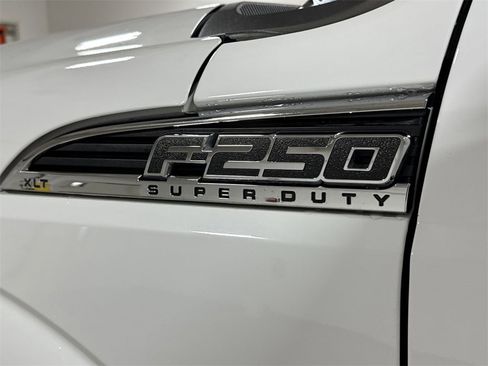 Used 2015 Ford F250 XLT w/ XLT Premium Package image 25