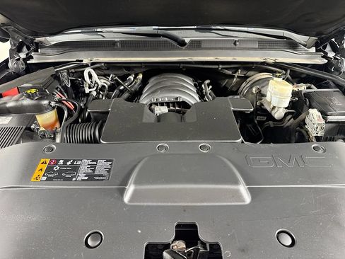 Used 2020 GMC Yukon XL SLT RWD image 32