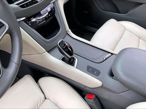 Used 2017 Cadillac XT5 Premium Luxury image 13