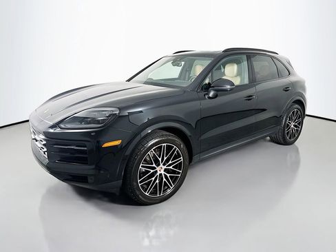 Certified 2025 Porsche Cayenne AWD/4WD image 1