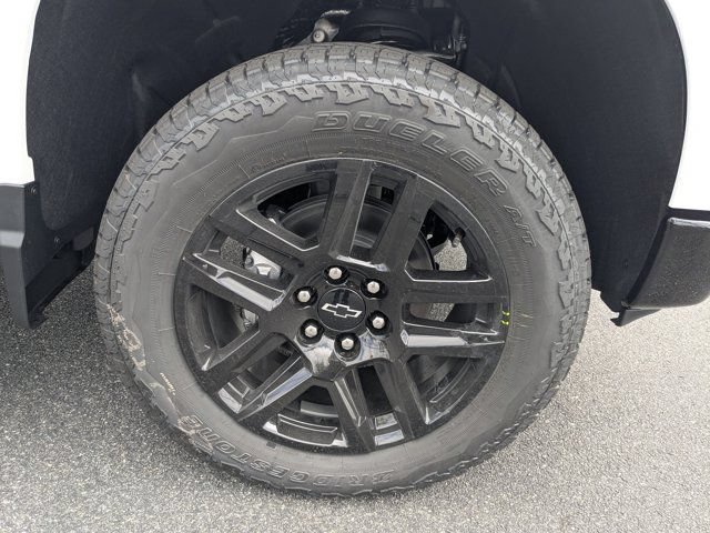 Used 2026 Chevrolet Silverado 1500 LT Trail Boss w/ Convenience Package II AWD/4WD image 11