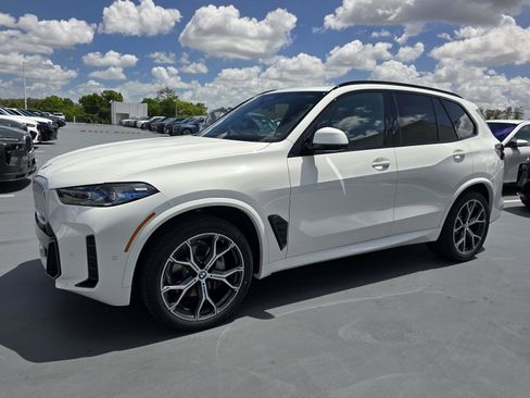 New 2026 BMW X5 xDrive40i w/ M Sport Package AWD/4WD image 6