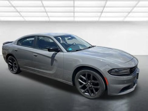 Used 2019 Dodge Charger SXT w/ Blacktop Package RWD image 1