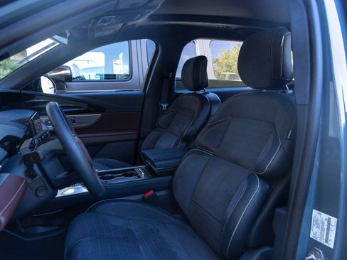 Used 2026 Lincoln Nautilus Black Label image 13