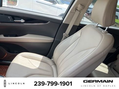 Used 2023 Lincoln Nautilus AWD w/ Premium Package image 10