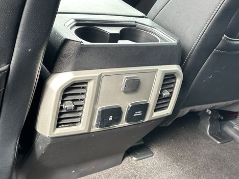 Used 2020 Ford F150 Lariat image 13