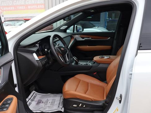 Used 2024 Cadillac XT5 Premium Luxury w/ Technology Package FWD image 25