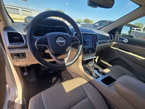 Used 2018 Jeep Grand Cherokee Limited w/ Trailer Tow Group IV image 16