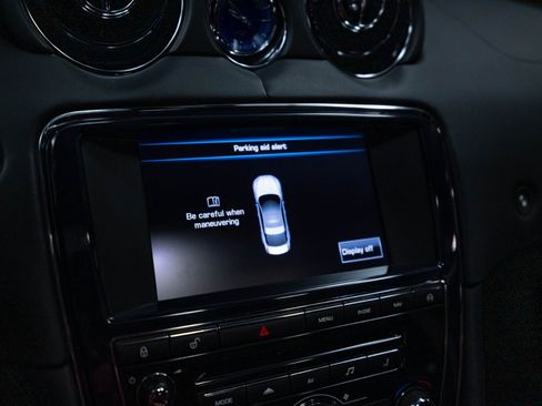 Used 2013 Jaguar XJ AWD image 41