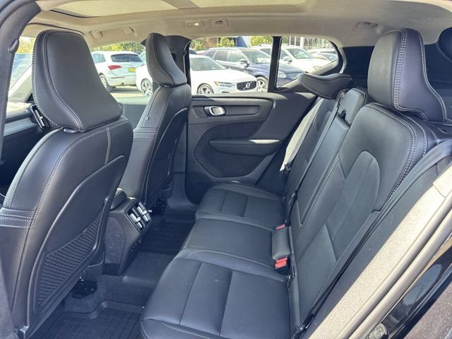 Certified 2025 Volvo XC40 B5 Core w/ Protection Package Premier AWD/4WD image 20