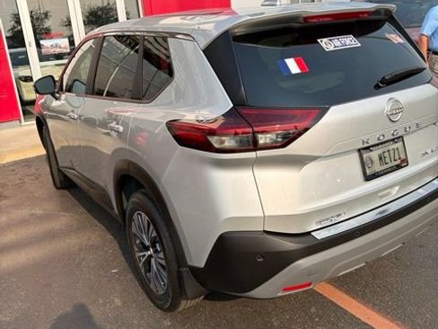 Used 2023 Nissan Rogue SV AWD/4WD image 12
