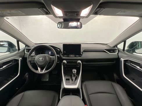 Used 2025 Toyota RAV4 XLE Premium image 10