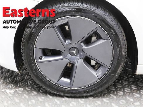 Used 2023 Tesla Model 3 Standard Range image 29