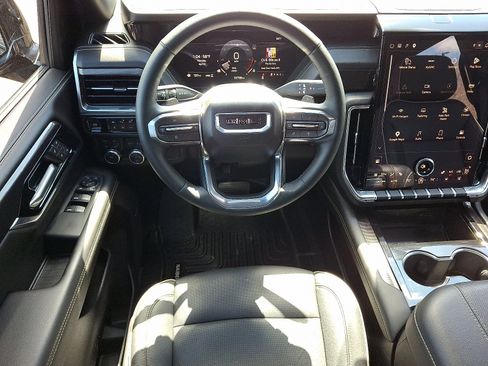 Used 2025 GMC Yukon Elevation image 11