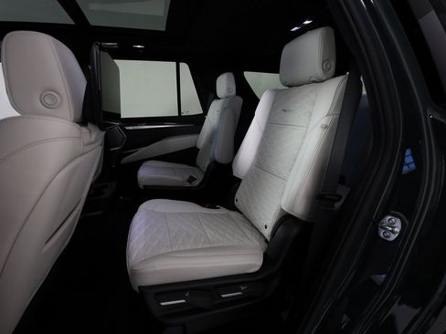 Used 2025 Cadillac Escalade V w/ LPO, ONYX Package image 15