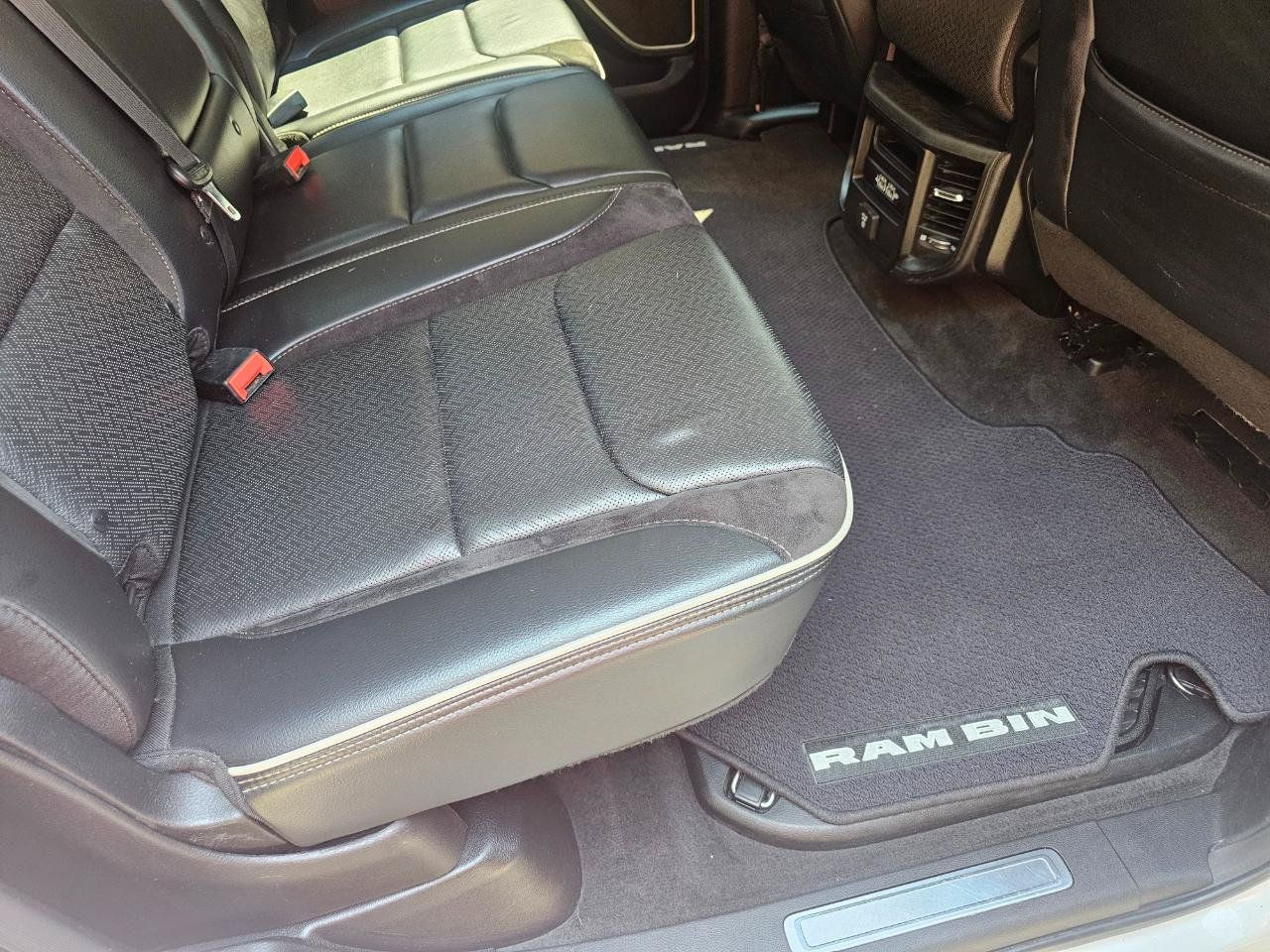 Used 2019 RAM 1500 Laramie AWD/4WD image 18