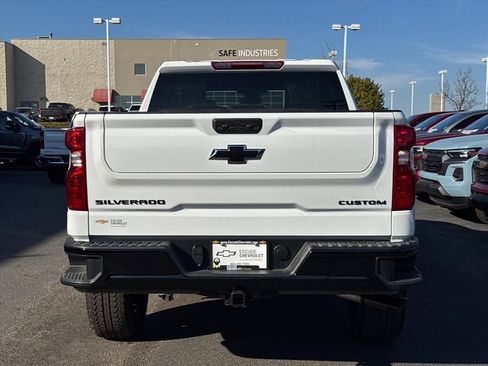 New 2026 Chevrolet Silverado 1500 Custom Trail Boss w/ Turbomax Blackout Package image 4