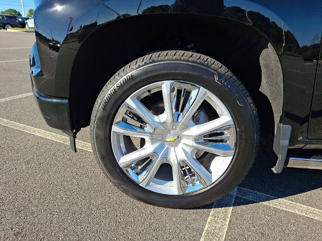 Used 2026 Chevrolet Silverado 1500 High Country w/ High Country Premium Package AWD/4WD image 8