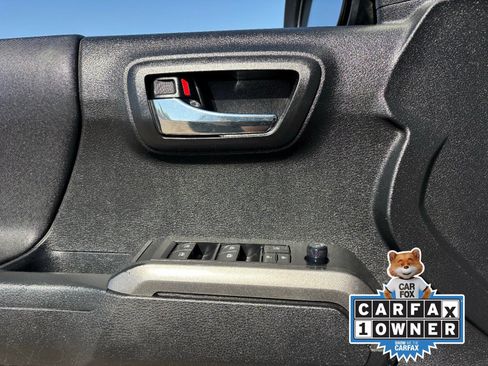 Used 2022 Toyota Tacoma TRD Off-Road AWD/4WD image 22