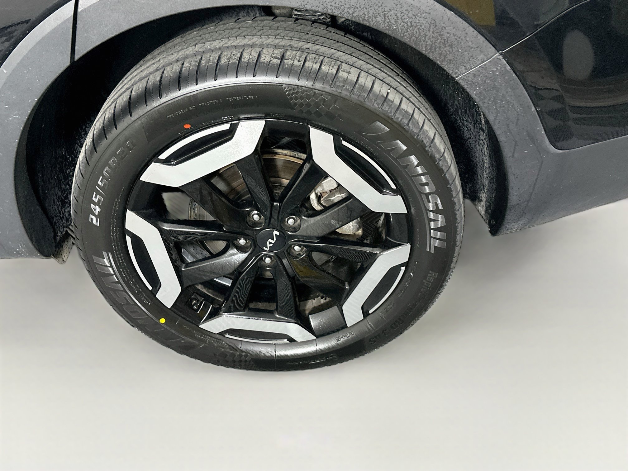 Used 2025 Kia Telluride S FWD image 11