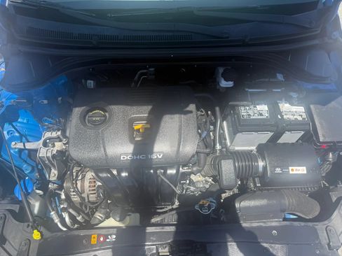 Used 2017 Hyundai Elantra Limited FWD image 28