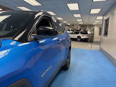 Used 2022 Jeep Compass Limited image 15