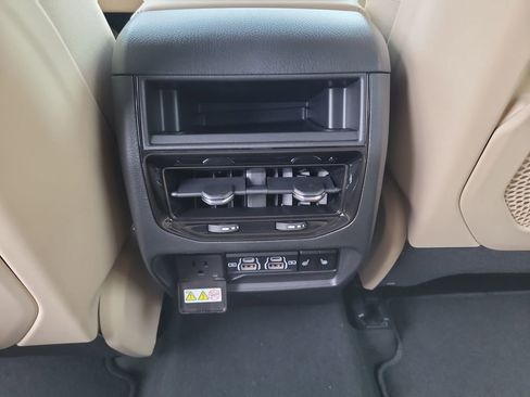 New 2025 Jeep Grand Cherokee Limited w/ Trailer Tow Package image 14