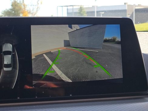 Used 2018 BMW 530i xDrive 530i xDrive image 24