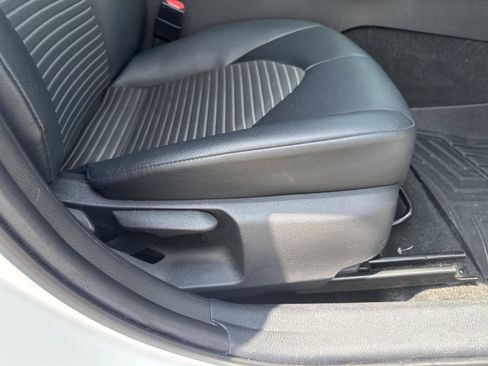 Used 2021 Toyota Camry SE FWD image 36