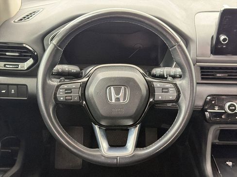 Used 2025 Honda Pilot EX-L image 16