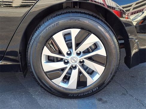 Used 2024 Nissan Altima 2.5 S image 7