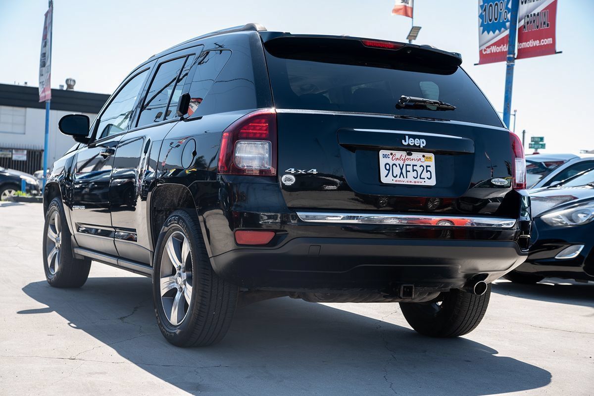 Used 2017 Jeep Compass High Altitude AWD/4WD image 7