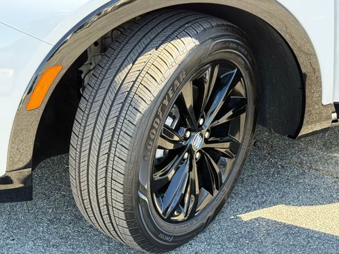 Used 2024 Buick Envista Sport Touring image 18