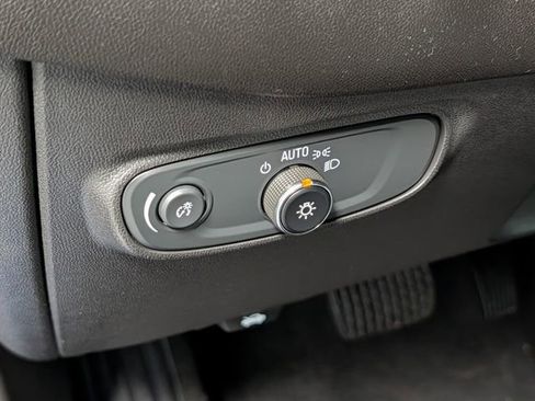 Used 2024 Chevrolet Equinox LS w/ LS Convenience Package image 16