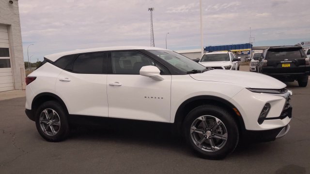 Used 2024 Chevrolet Blazer LT AWD/4WD image 3