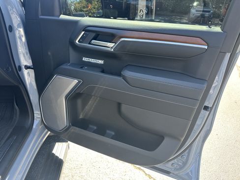 Used 2025 GMC Sierra 1500 Denali w/ Denali Reserve Package AWD/4WD image 15