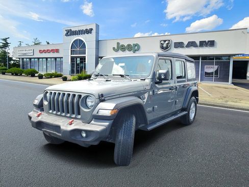 Used 2019 Jeep Wrangler Unlimited Sport AWD/4WD image 2