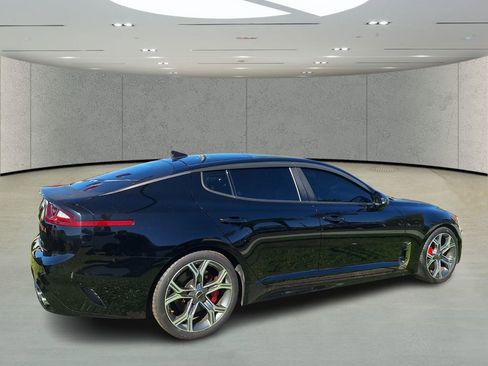 Used 2019 Kia Stinger GT2 image 5