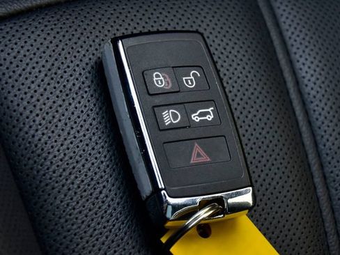 Used 2025 Land Rover Range Rover Evoque S AWD/4WD image 28