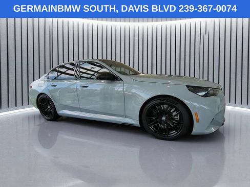 Used 2025 BMW M5 w/ Carbon Package AWD/4WD image 4