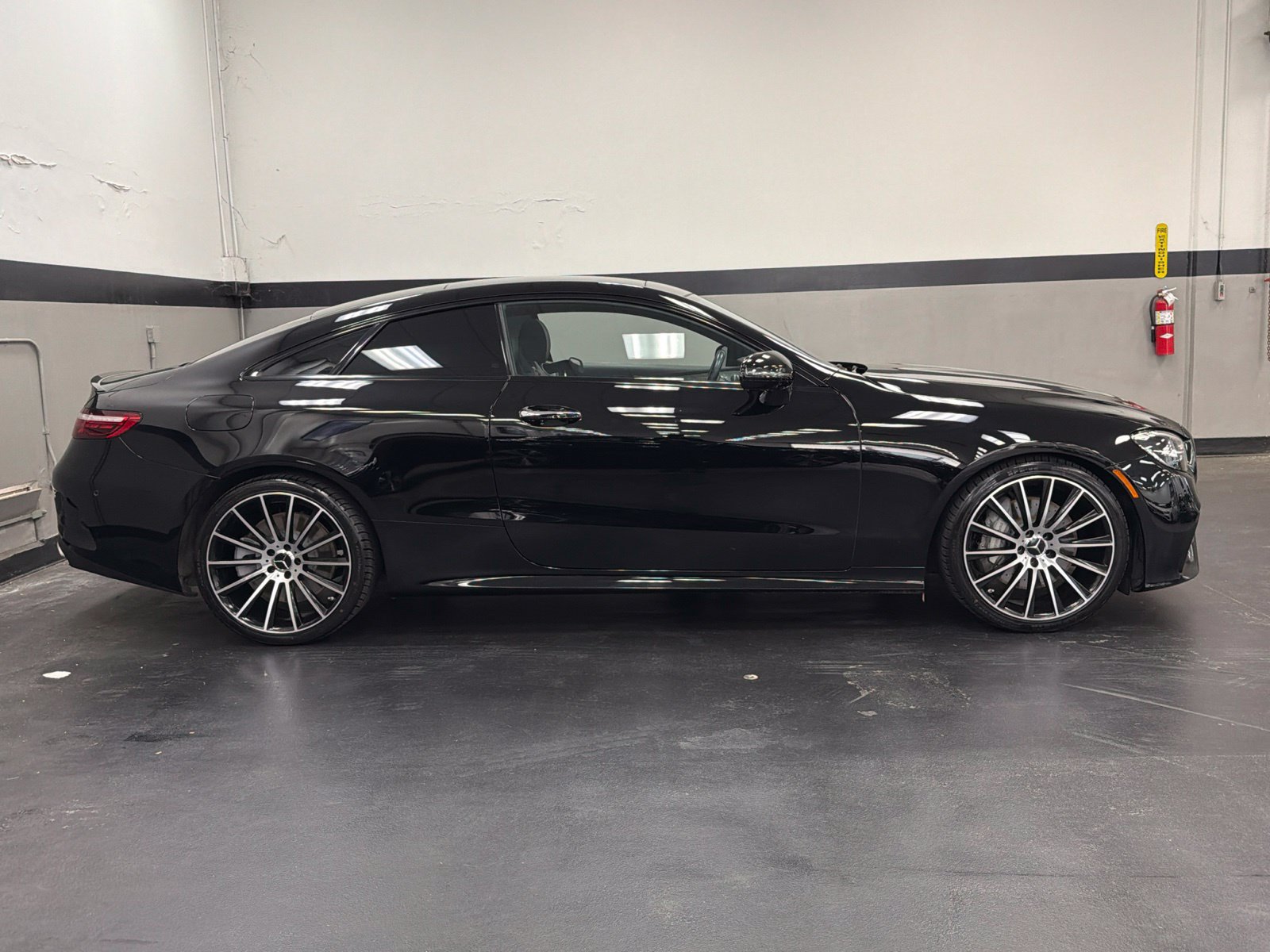 Used 2022 Mercedes-Benz E 450 Coupe image 3