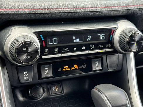 Used 2025 Toyota RAV4 SE AWD/4WD image 20