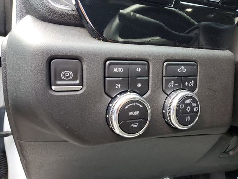 Used 2023 GMC Sierra 1500 Elevation w/ X31 Off-Road Package AWD/4WD image 17