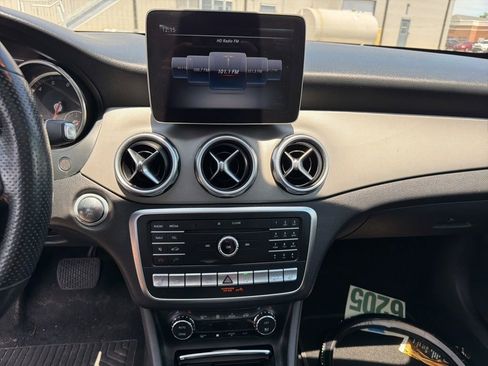 Used 2019 Mercedes-Benz GLA 250 4MATIC image 12