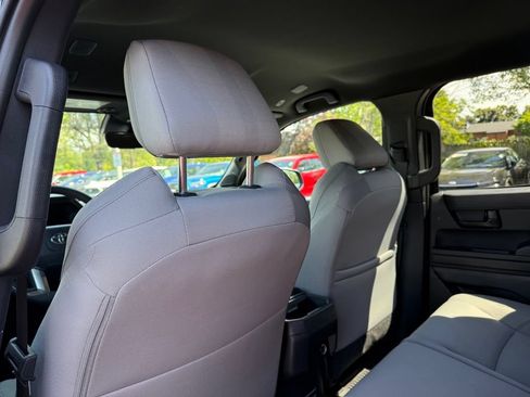 Certified 2025 Toyota Tacoma SR5 AWD/4WD image 16