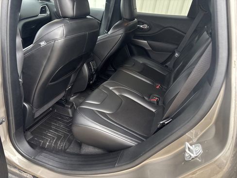 Used 2020 Jeep Cherokee Latitude Plus w/ Cold Weather Group image 27